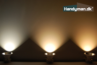 Hvordan betegnes den varme farve på LED lys