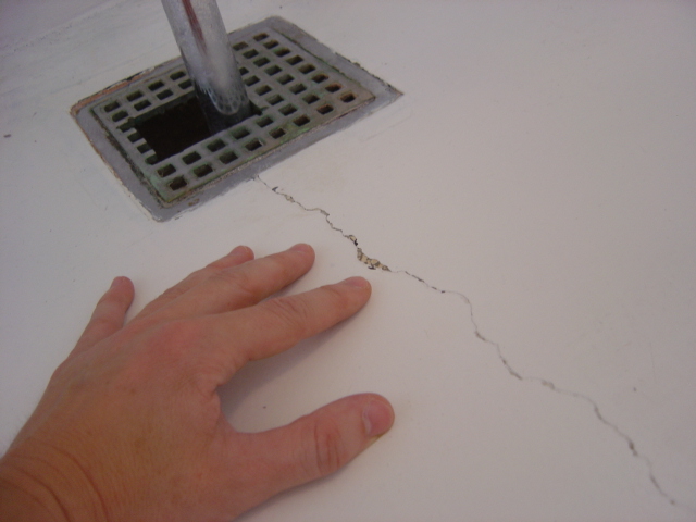 Revner i terrazzogulve kan repareres