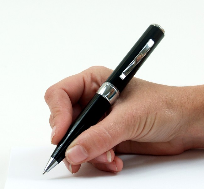 Kuglepen på tøj kan fjernes!