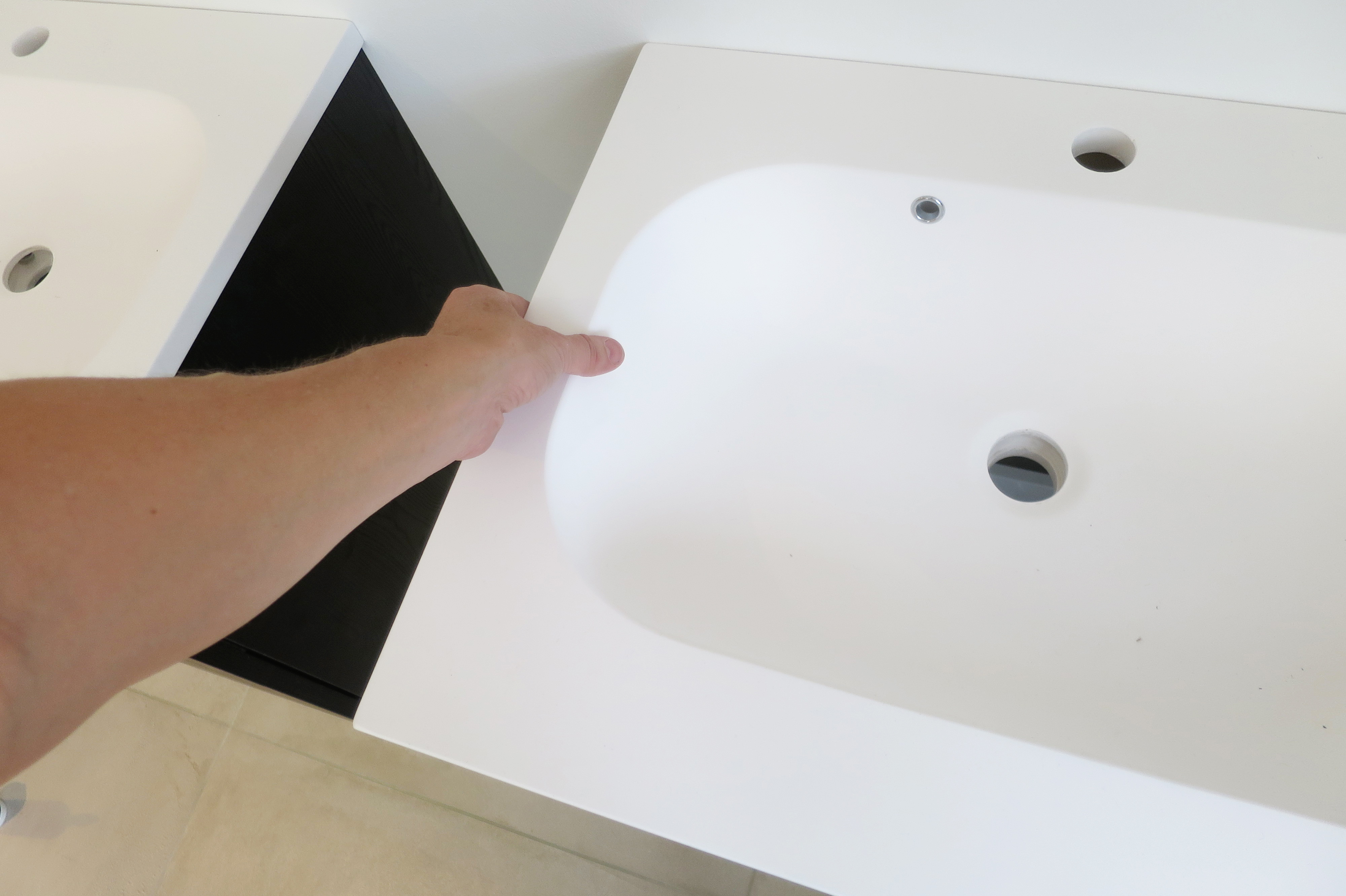 Ekstraordinær forfatter mønster Montage af bundventil, afløb og blandingsbatteri | Montage af vask på  badskab