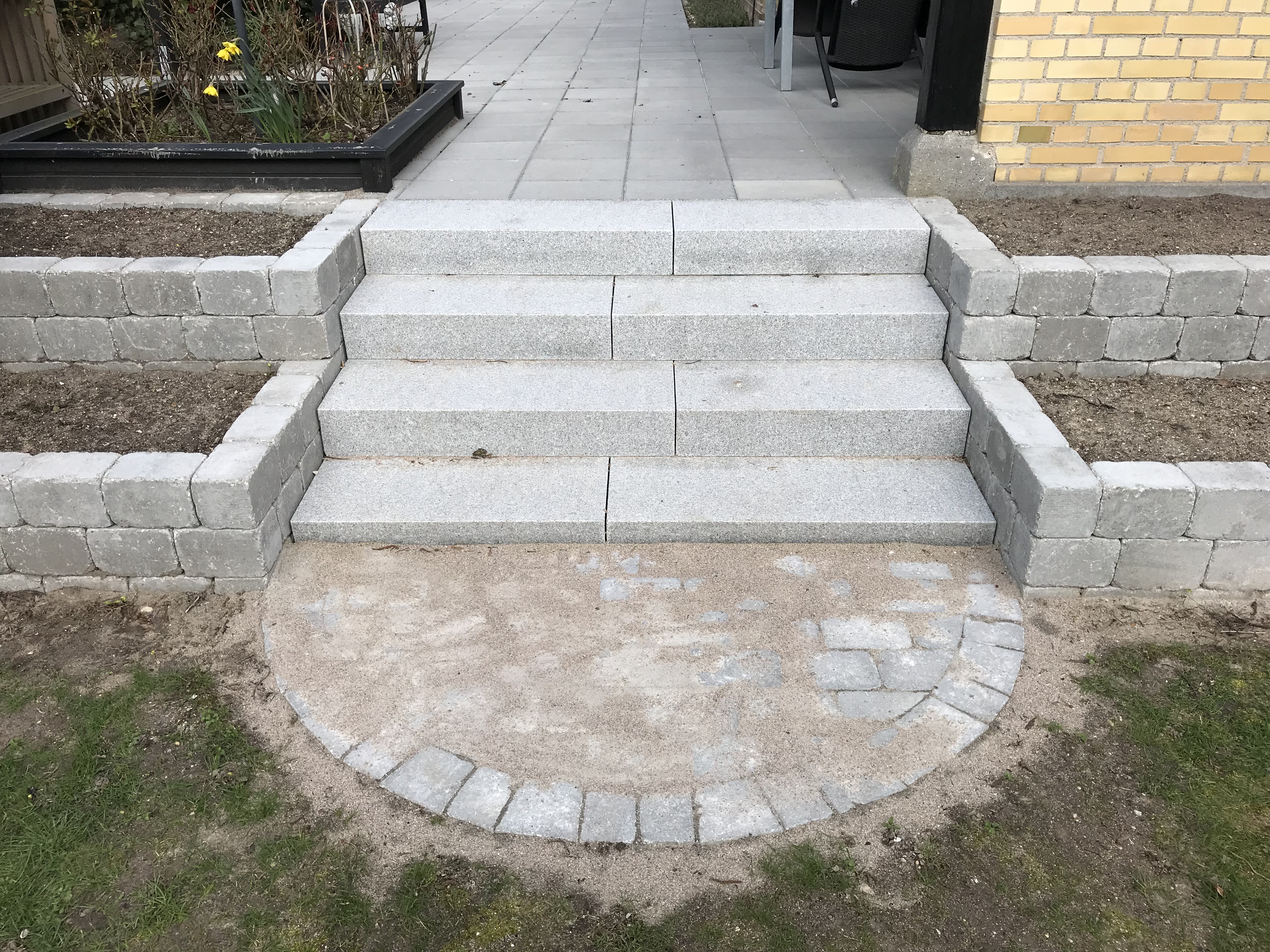 Etablering af trappe udendørs