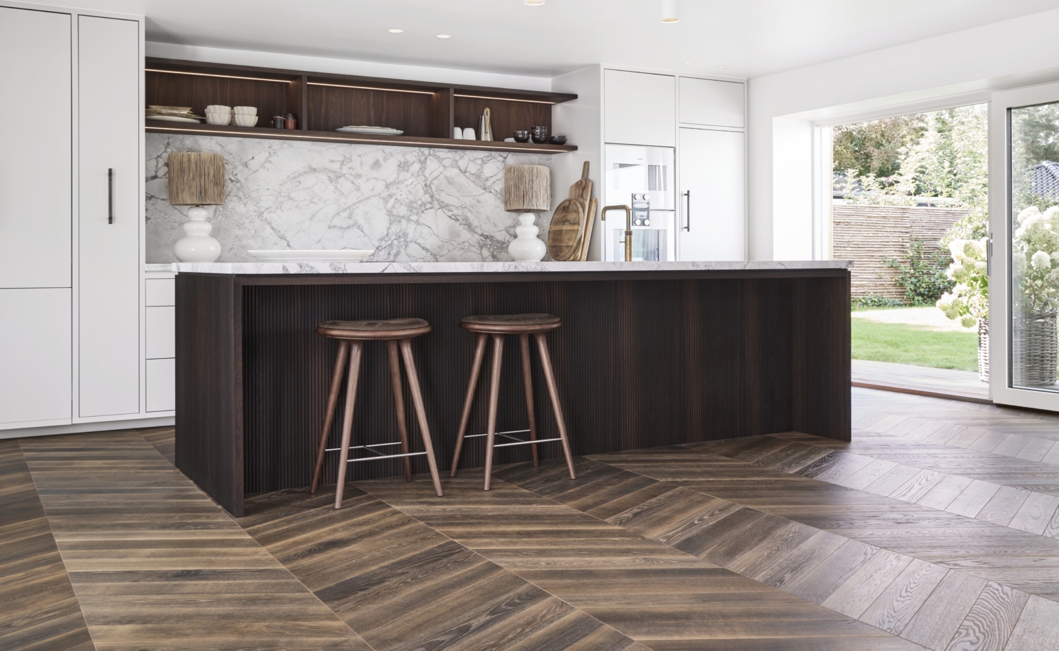 Skab et varmt og indbydende værelse med smarte designvalg