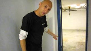 Fugt i kælderen, introfilm